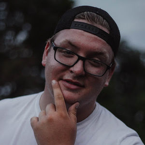 Meet your Posher, Zach